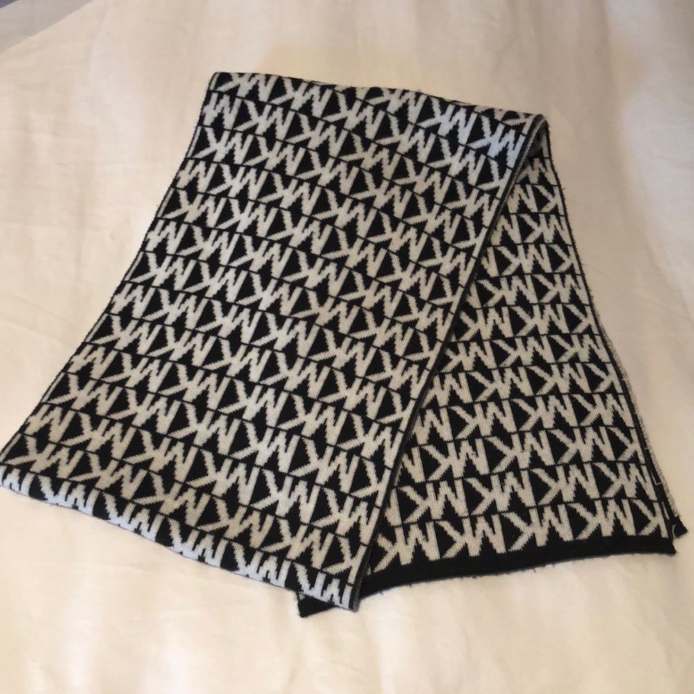 Michael Kors scarf